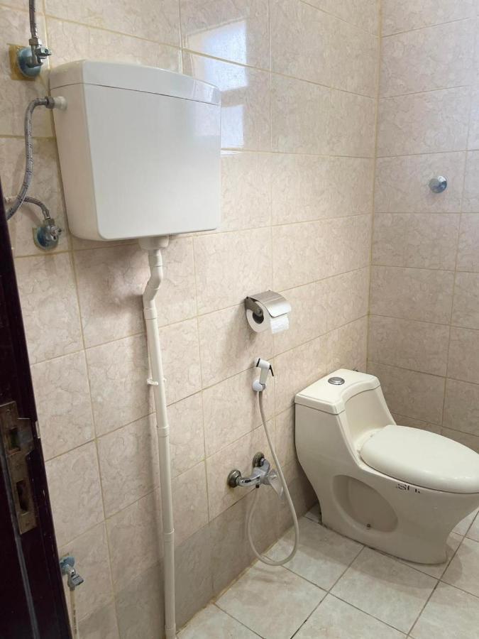 Spacious Apartments At Basla St 3 Mins From King Fahd Stadium Riad Exterior foto