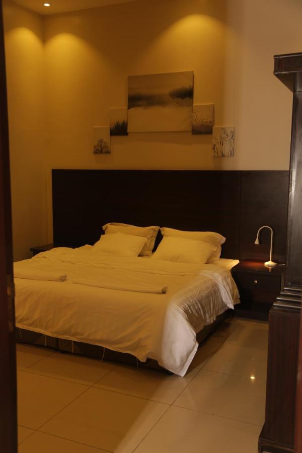 Spacious Apartments At Basla St 3 Mins From King Fahd Stadium Riad Exterior foto