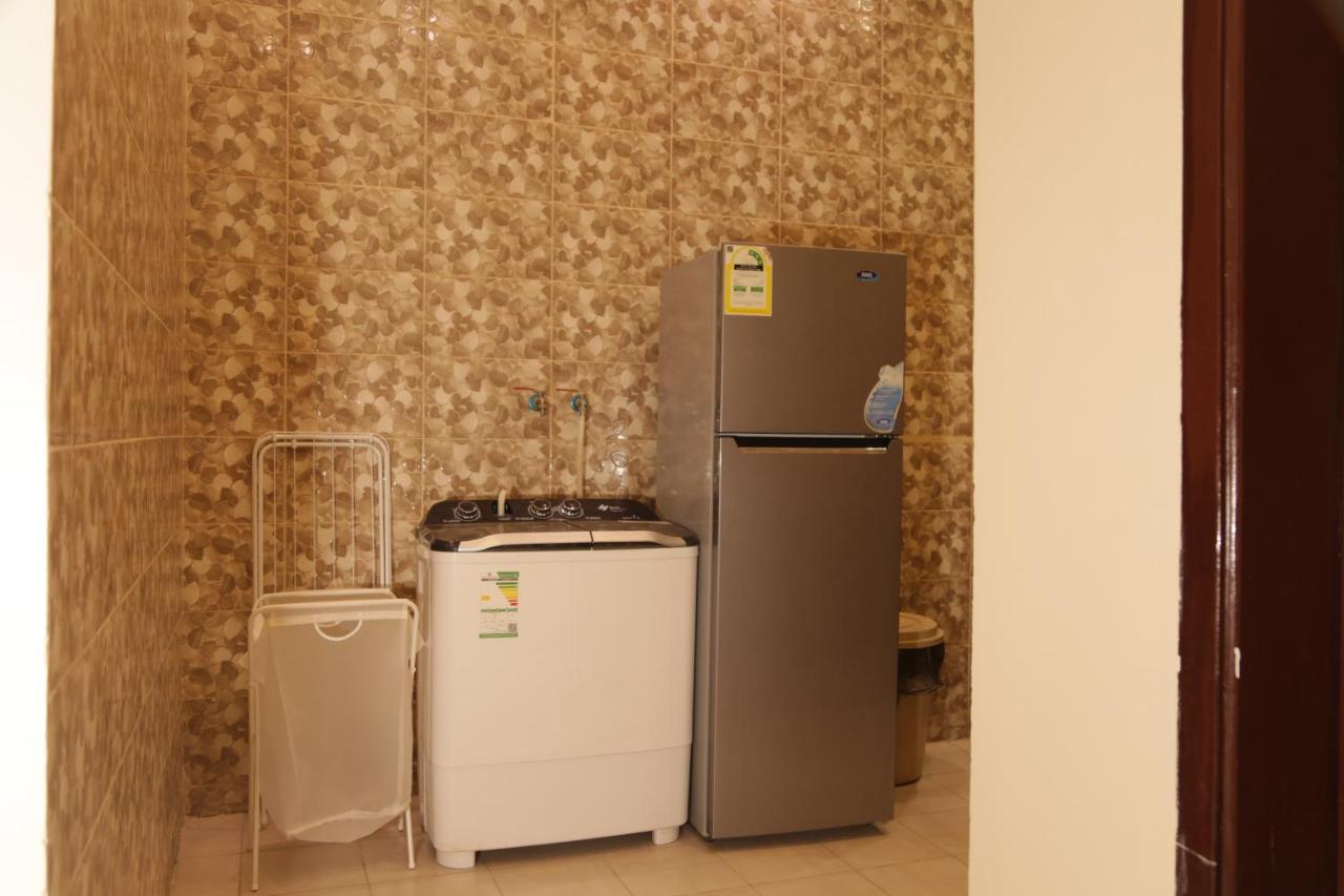 Spacious Apartments At Basla St 3 Mins From King Fahd Stadium Riad Exterior foto