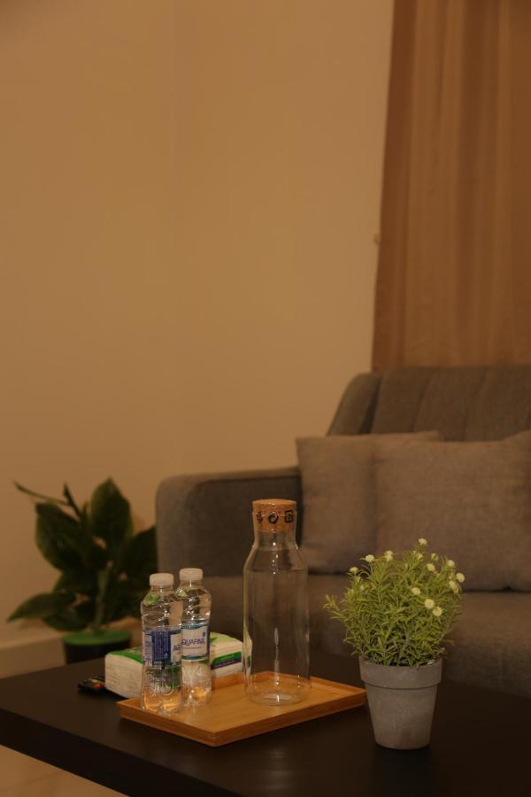 Spacious Apartments At Basla St 3 Mins From King Fahd Stadium Riad Exterior foto